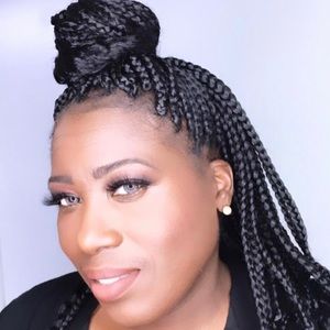 Meet your Posher, Nadège